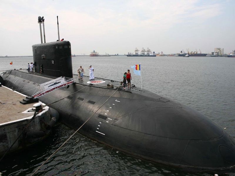 Rumunia trzyma w doku poradziecki okręt podwodny. Po co im ten staroć?
