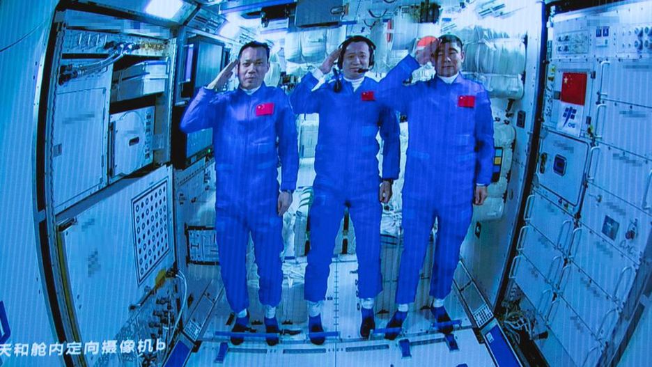 Chińscy astronauci po raz pierwszy weszli na nową, narodową stację kosmiczną