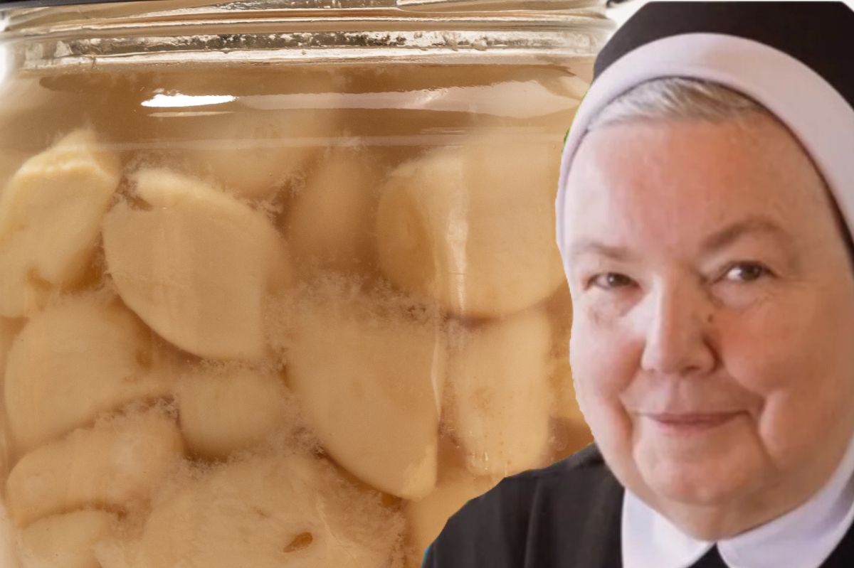 Sister Anastazja's Pickled Garlic Recipe