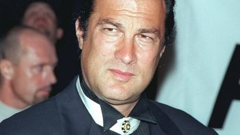 Steven Seagal był postrachem planu. Wyciągnął PISTOLET po zaproszeniu aktorki do hotelu