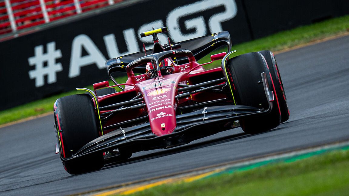 Carlos Sainz za kierownicą Ferrari