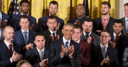 Barack Obama opuszcza Biały Dom z poparciem 58 proc. Amerykanów
