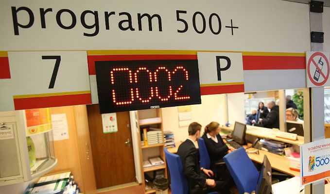 Komornik zabrał matce szóstki dzieci 3 tys. z programu 500+