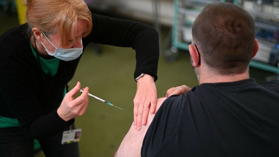Szczepionka chroni przed Omikronem? Pfizer wydał komunikat  