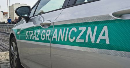 Podlaskie. Imigranci próbowali nielegalnie wjechać do Polski. Pomógł im Turek