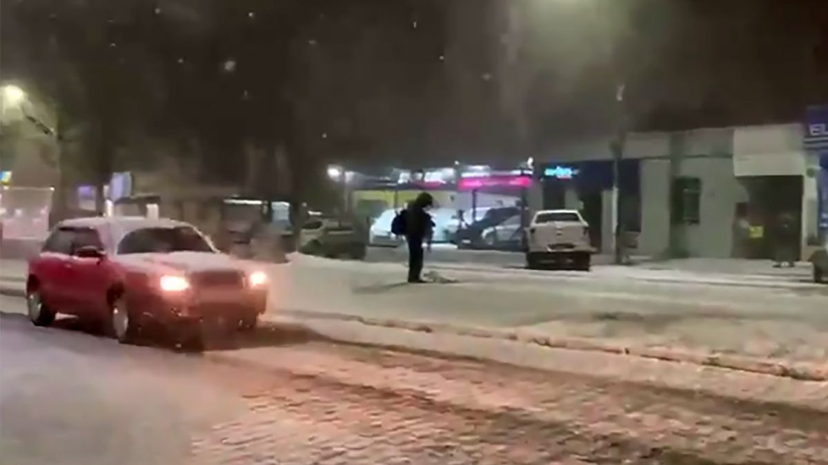 Atak zimy. Ulice południowej Brazylii pokrył biały puch