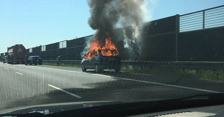 Pożar auta na obwodnicy Lublina. Renault spłonął doszczętnie [ZDJĘCIA]