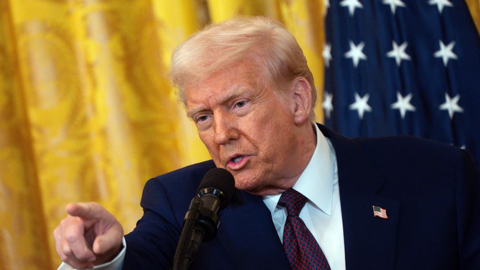 US President Donald Trump gestures during a press conference with Indian Prime Minister Narendra Modi (not pictured) at the White House, Washington, DC, USA, 13 February 2025. EPA/WILL OLIVER Dostawca: PAP/EPA.