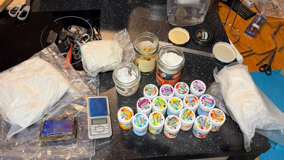 Ponad 30 kilogramów zabezpieczonych narkotyków. Policjanci zatrz
