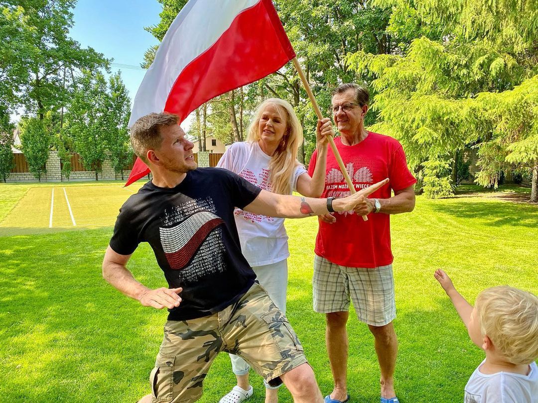 Filip Chajzer z rodziną - Euro 2020 przed meczem Polska-Hiszpania