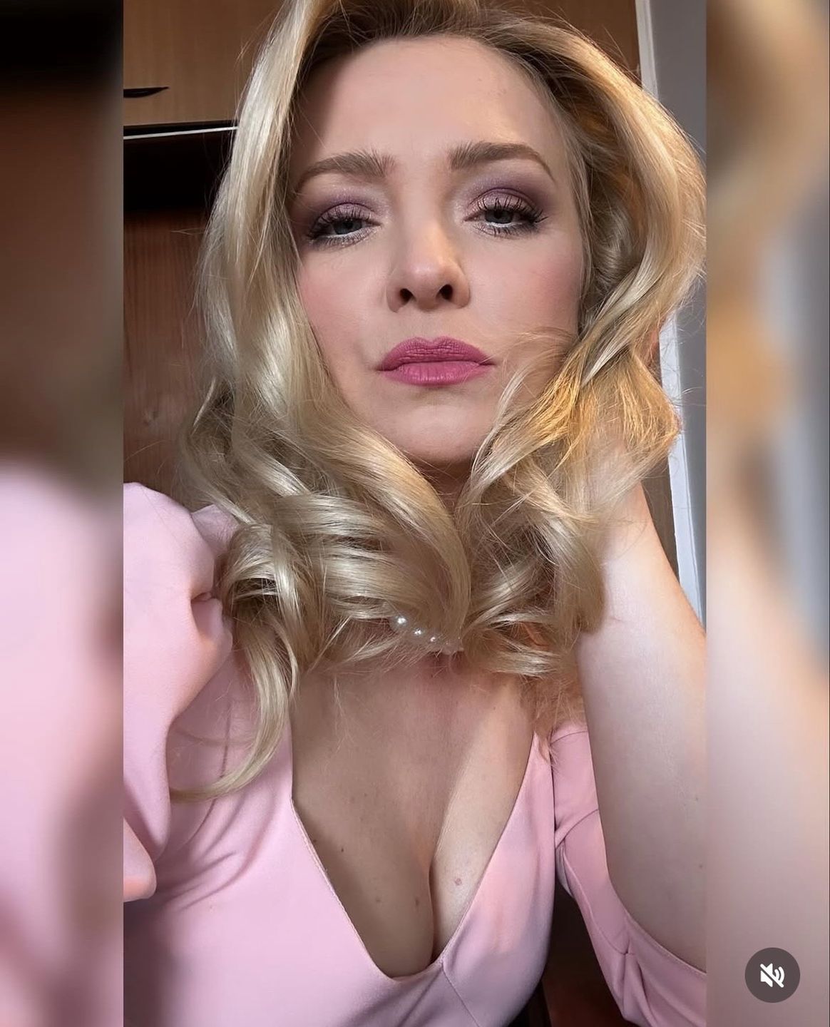 Barbara Kurdej-Szatan świeci dekoltem