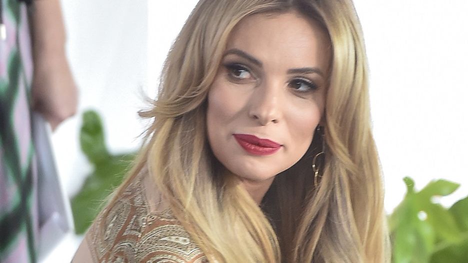 Izabela Janachowska wskoczyła w satynową "slip dress" 
