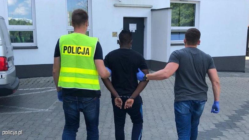 Zatrzymanie jednego z trójki Nigeryjczyków