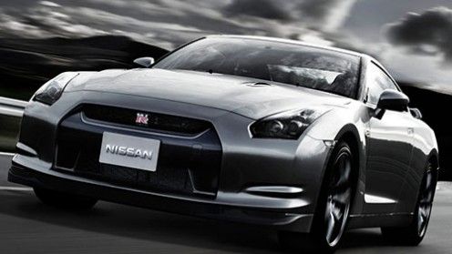 Nissan GT-R pokazuje dlaczego warto mieć zimówki... 1