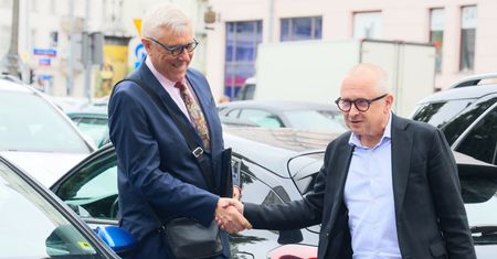 Media: Roman Giertych i Jacek Dubois na tajnym spotkaniu z szefem Zondacrypto
