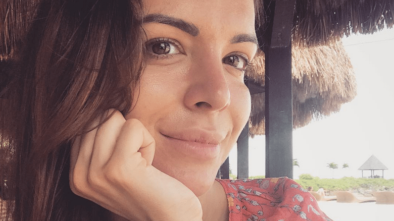 Anna Wendzikowska bez makijażu na plaży na Filipinach