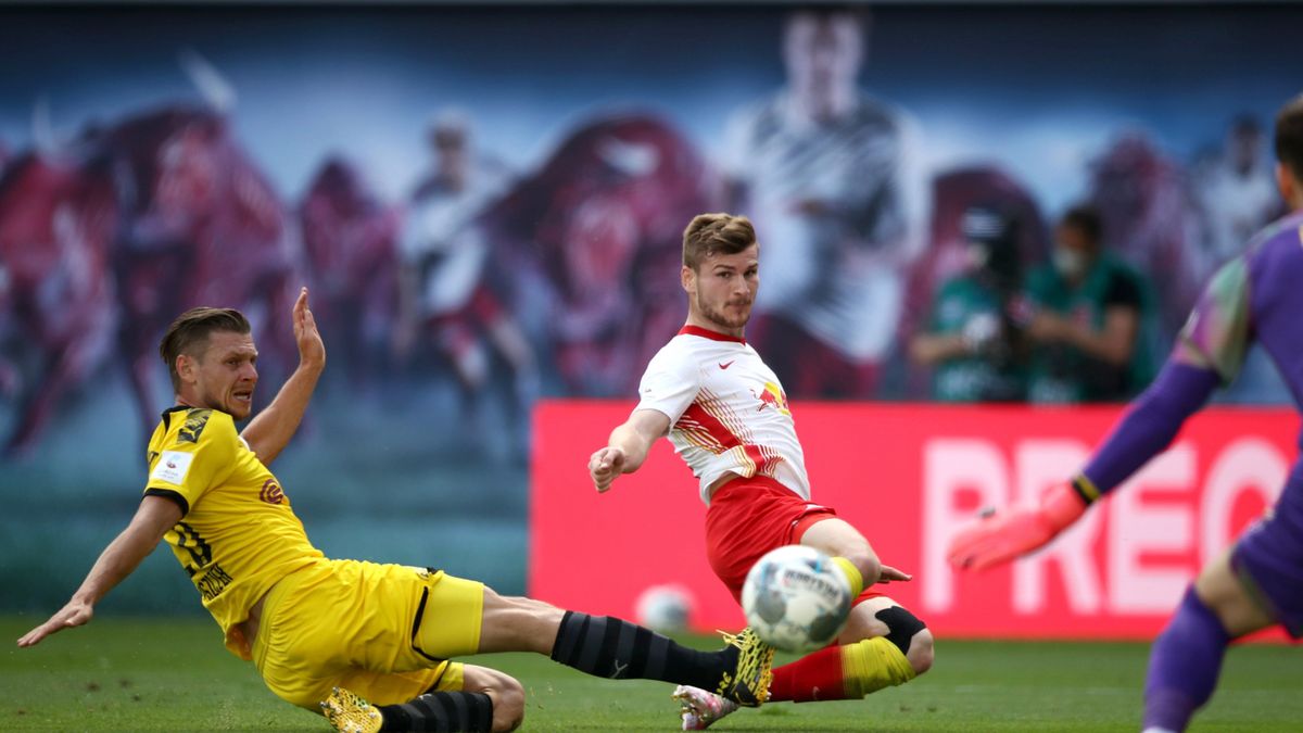 PAP/EPA / MAJA HITIJ / Na zdjęciu: Łukasz Piszczek i Timo Werner
