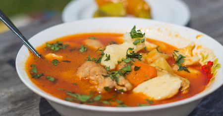 Nasi dziadkowie ją uwielbiali. Dziś zapomnieliśmy o tej pysznej zupie