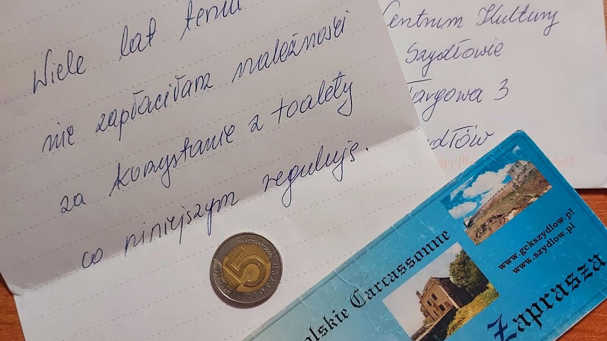 Turystka po wielu latach postanowiła uiścić opłatę za skorzystanie z toalety. 