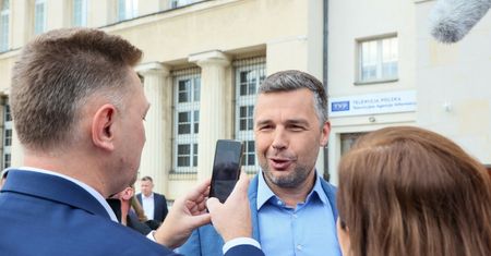 Udawał byłego żołnierza, zaprosił go Rachoń. Tak tłumaczy się prezenter TVP