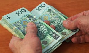 Emeryt wygrał w sądzie z ZUS. Ważny wyrok dla 200 tys. seniorów