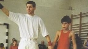Poznajesz? Ten smutny chłopiec to przyszły medalista olimpijski