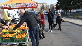 Radom: Warzywa i owoce na targowisku. Ile kosztowały ziemniaki