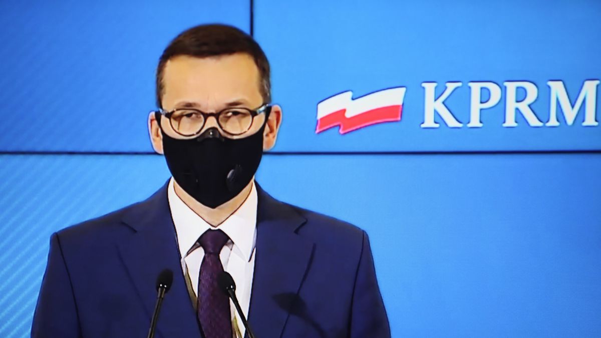 Premier Mateusz Morawiecki ogłasza formy pomocy dla firm.