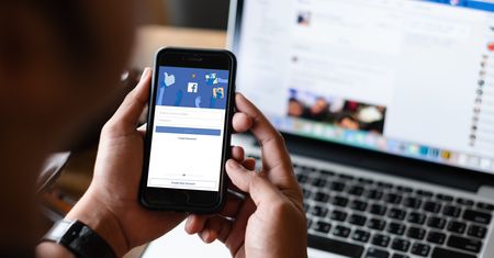 Oszustwo "na kupującego". KNF ostrzega przed przekrętami na Facebooku