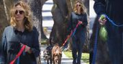 "Nieustraszona" Julia Roberts BEZ MASKI spaceruje z psami po ulicach Malibu (ZDJĘCIA)