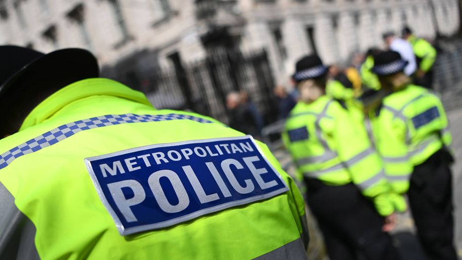 Public Order Bill comes into force ahead of King Charles III's coronation
epa10605948 Police in central London, Britain, 03 May 2023. The Public Order Bill comes into force 03 May ahead of King Charles III coronation at Westminster Abbey in London 06 May. The Public Order Act 2023 is an act of the Parliament of the United Kingdom which aims to give police greater powers to crack down on protests.  EPA/ANDY RAIN 
Dostawca: PAP/EPA.
ANDY RAIN