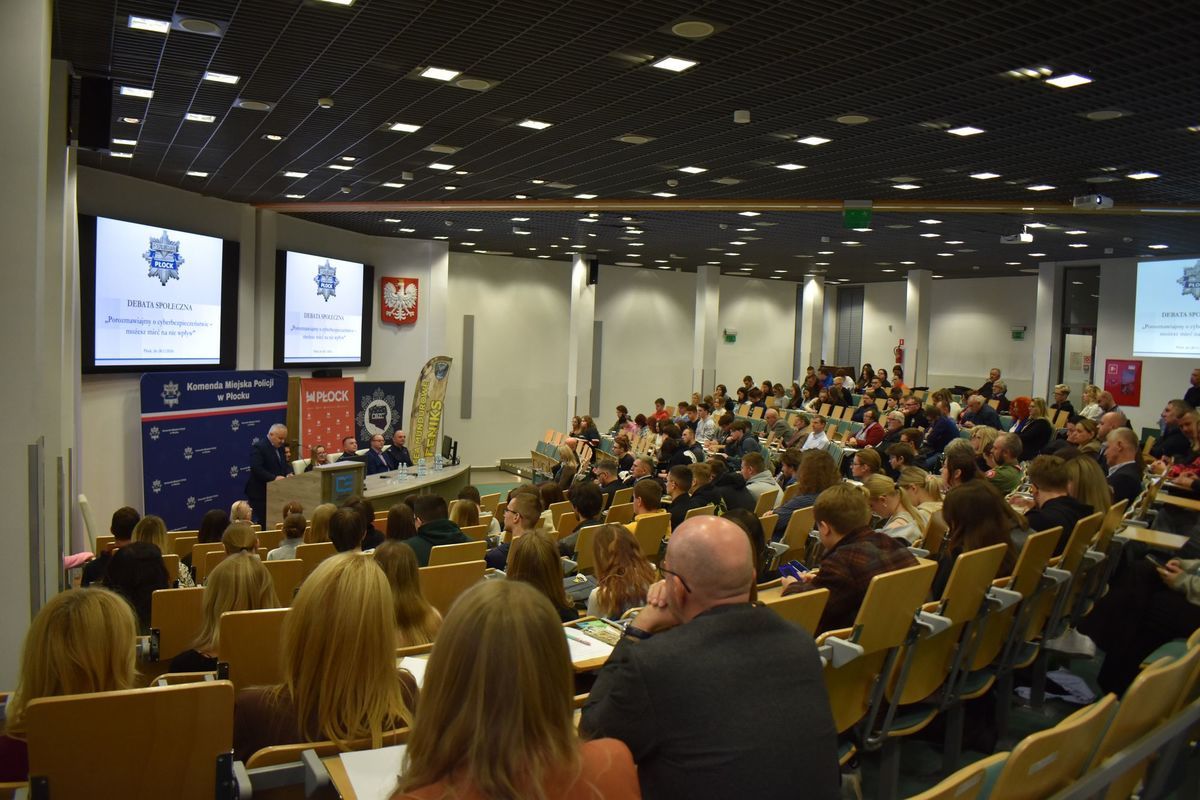 Debata w Akademii Mazowieckiej w Płocku 