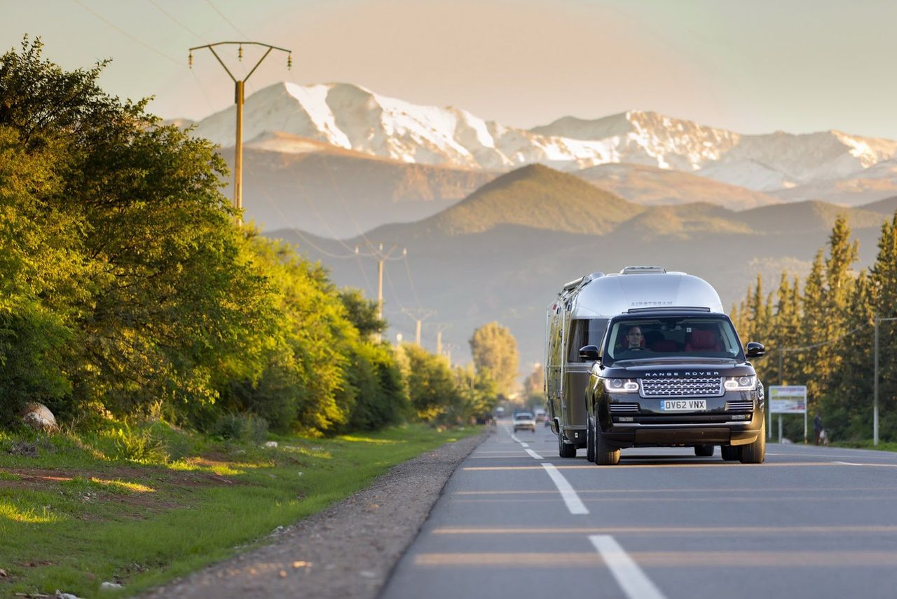 2013 Range Rover SDV8 z przyczepą kempingową (4)