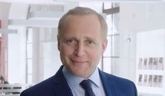 Piotr Adamczyk reklamuje „wypożyczkę z przerwą od raty” w eurobanku (wideo)