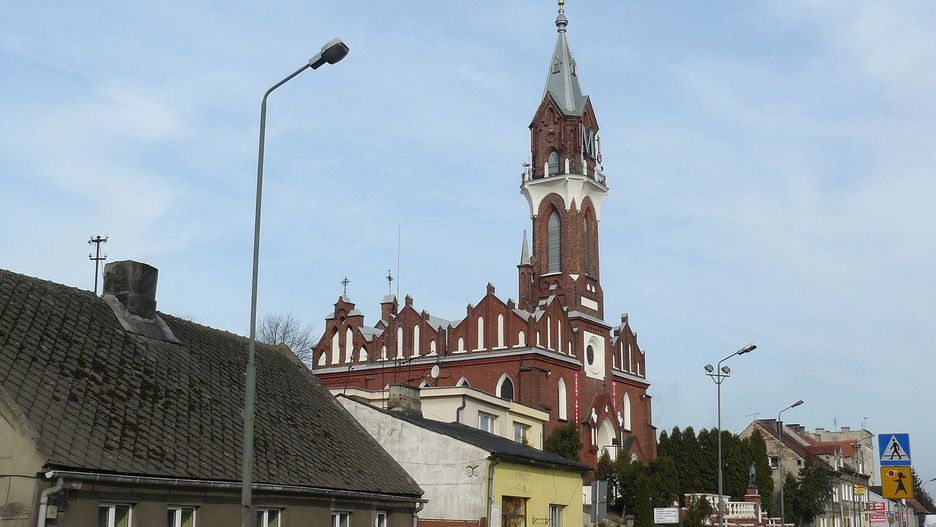 Proboszcz parafii pod wezwaniem św. Godarda sprzedał grunt pod b