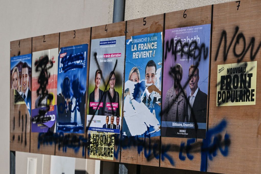 Crowds heading to the elections. The French aim for a record