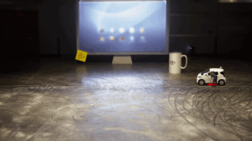 Toyota iQ jako gigantyczna myszka komputerowa [wideo] 1