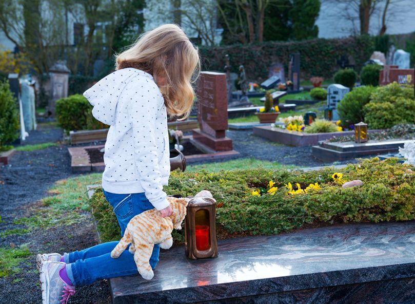 Gdy umiera jeden z bliźniaczych płodów, dzień urodzin drugiego jest też dniem żałoby