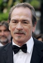 Tommy Lee Jones rekrutuje Kapitana Amerykę