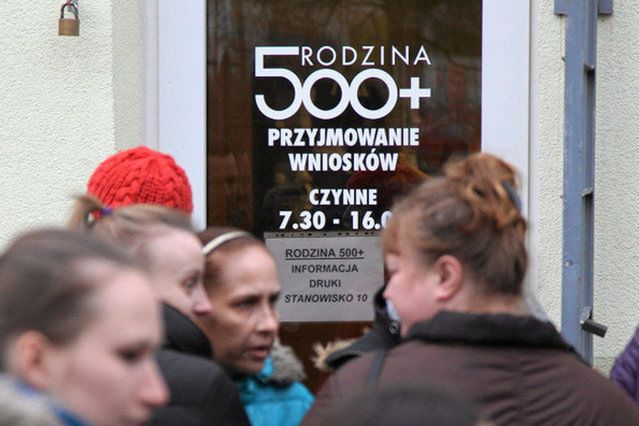 500+ potrafi przesłonić wszystko. Kobieta porzuciła dziecko, ale po pieniądze poszła