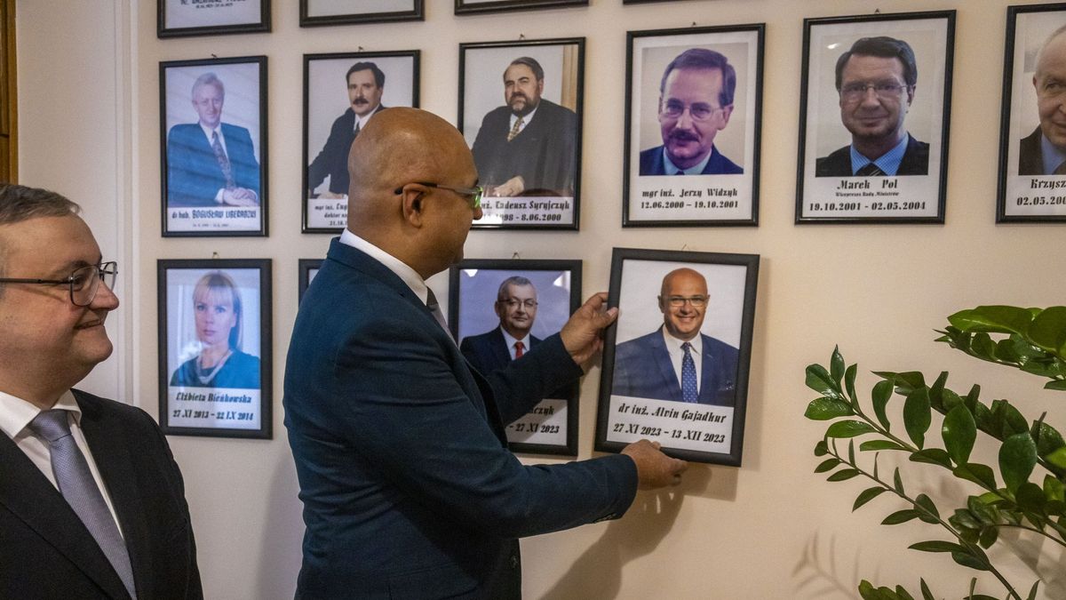 Alvin Gajadhur z pamiątkowym zdjęciem