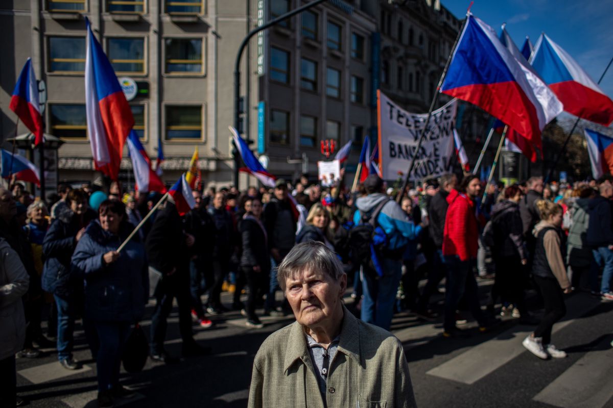 Dziesiątki tysięcy ludzi wyszły na ulice Pragi. "Musimy odzyskać Czechy"