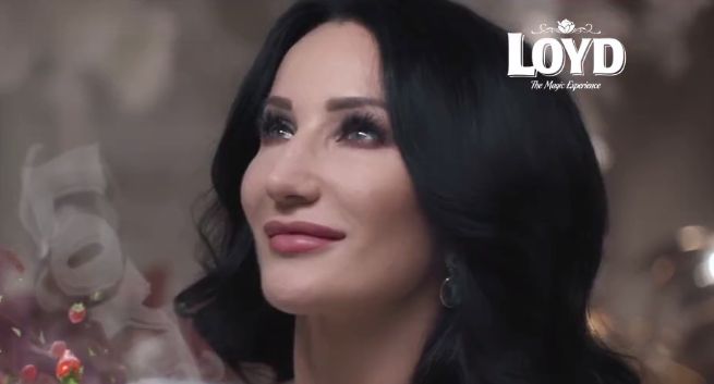 Justyna Steczkowska reklamuje herbatę Loyd „z nutą magii” (wideo)