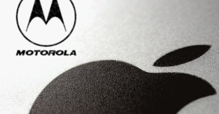 Motorola pozywa Apple'a - Google dołącza do wojny patentowej