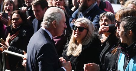 Nowy król wszystkich zaskoczył. Razem z synem