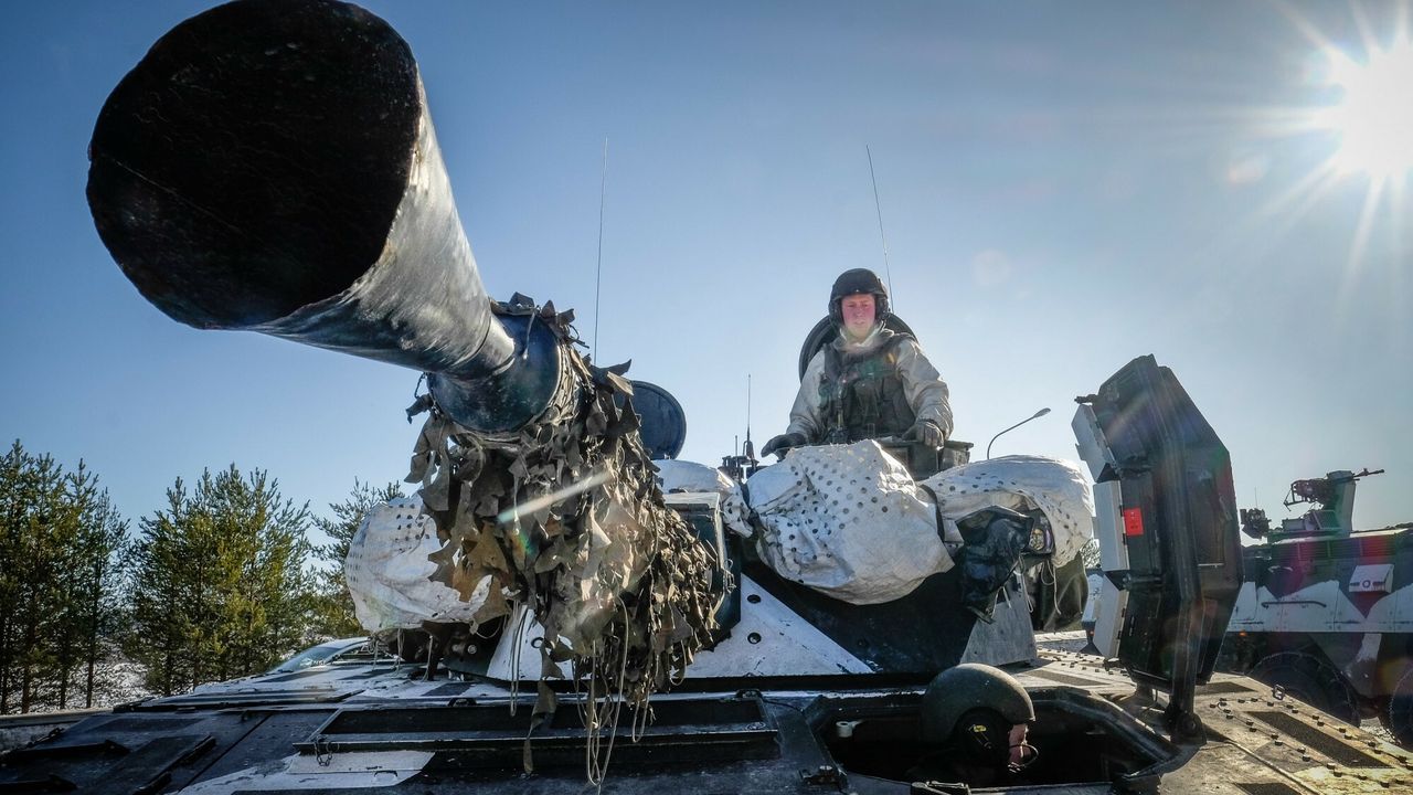 Są na kluczowej flance. Ale Finlandii i Szwecji nie spieszy się do NATO