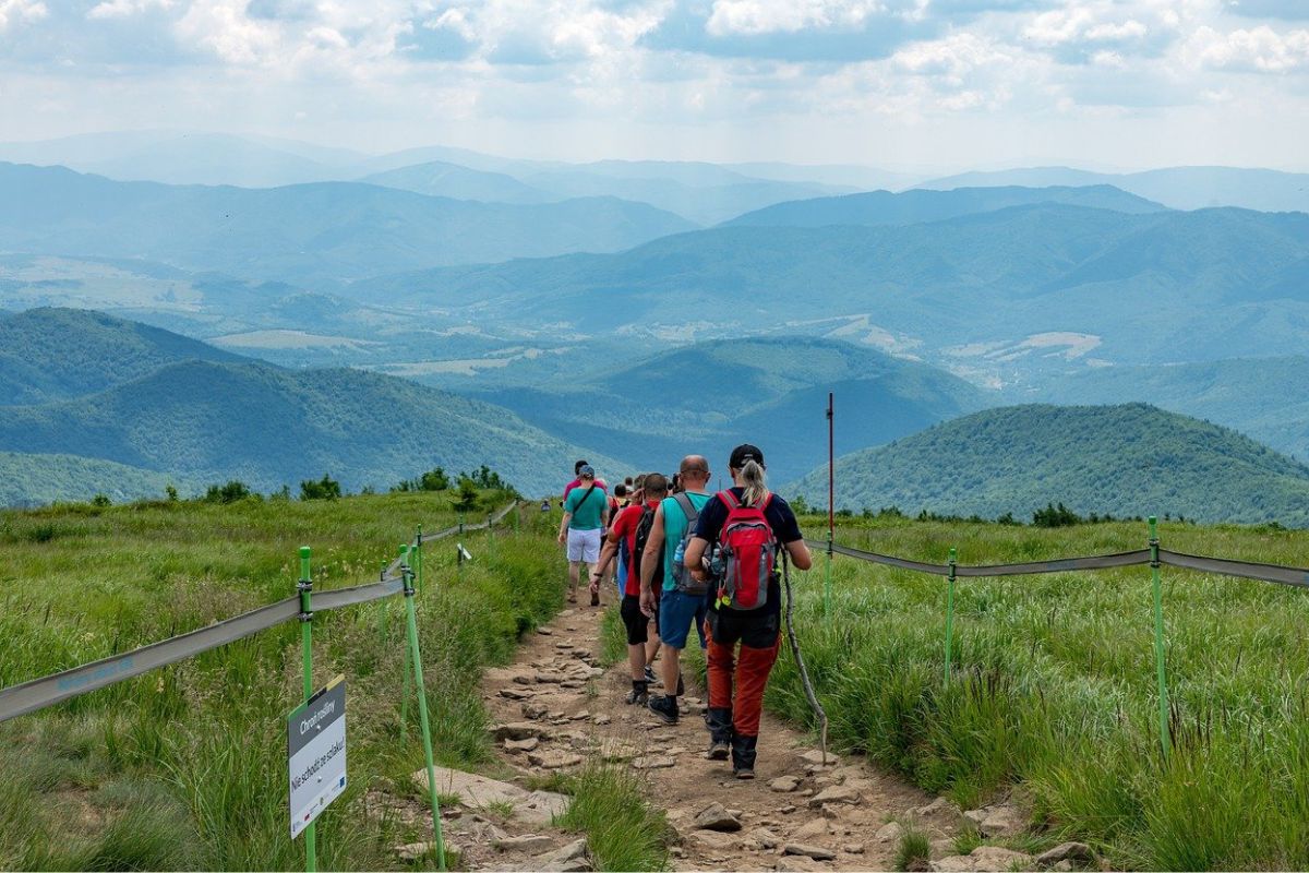 lokalne, bieszczady, turyści Nie ma piwka? Po co ja tu lazłem. Pijanego turystę ściągał z połoniny śmigłowiec