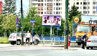 Warszawa. Ciężarówka zerwała sieć trakcyjną na Woronicza. Tramwaje skierowane na inne trasy