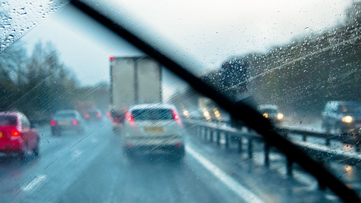 Pogoda deszcz ulica autostrada samochody opady