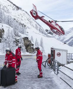 Szwajcaria. Polscy narciarze odcięci w śnieżnym chaosie. Służby wysadzają w powietrze zwały śniegu